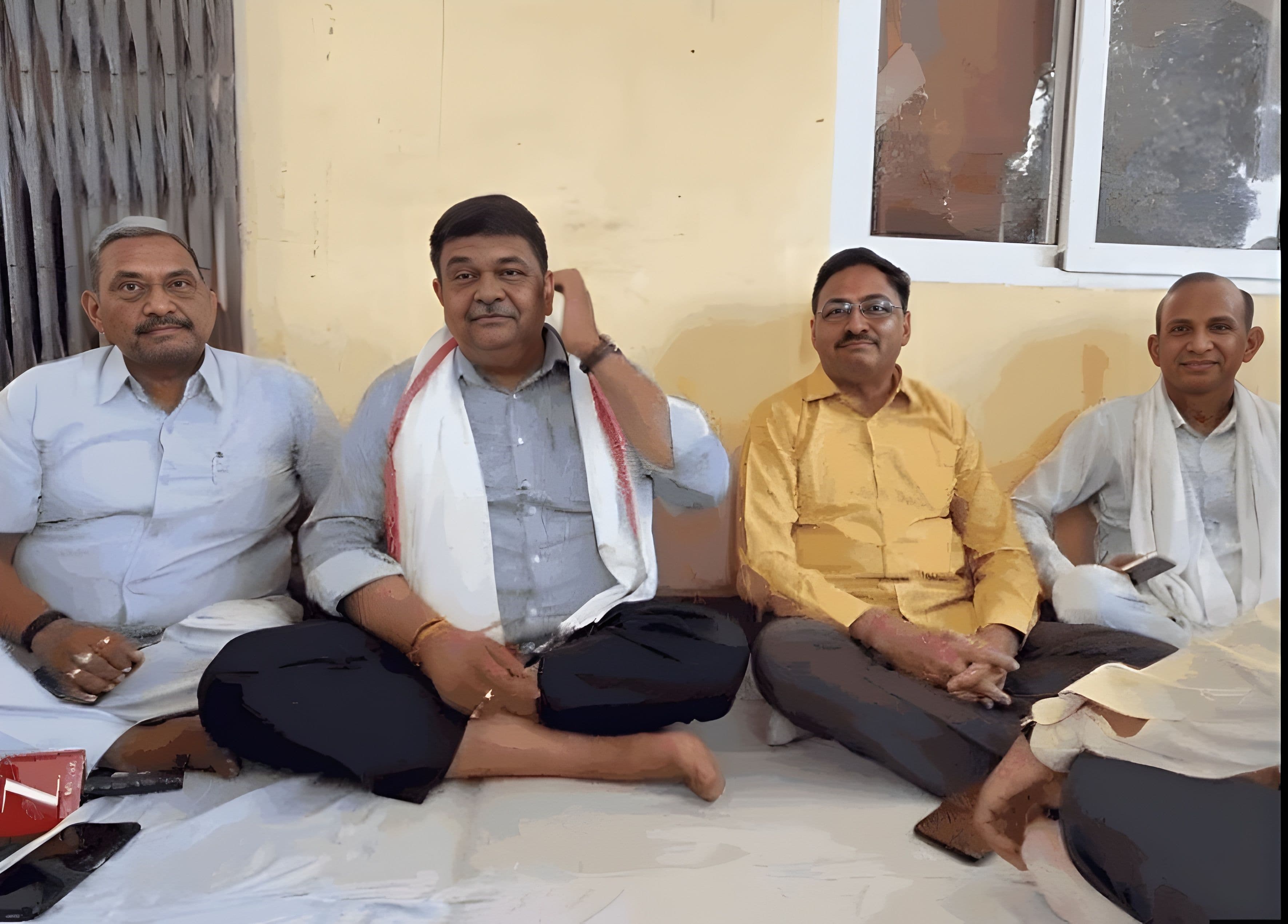 अपनों की बगावत