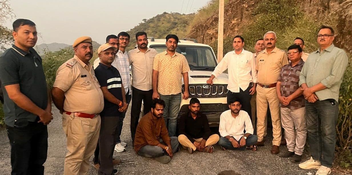 50 लाख की MDMA लेकर उदयपुर पहुंचे 3 तस्कर, हिरणमगरी में पुलिस ने घेरकर दबोचा